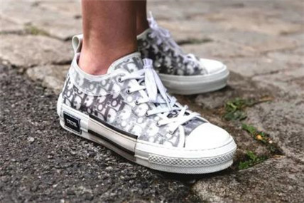 好看穿起来最舒服运动鞋,秋冬休闲运动鞋推荐高级感