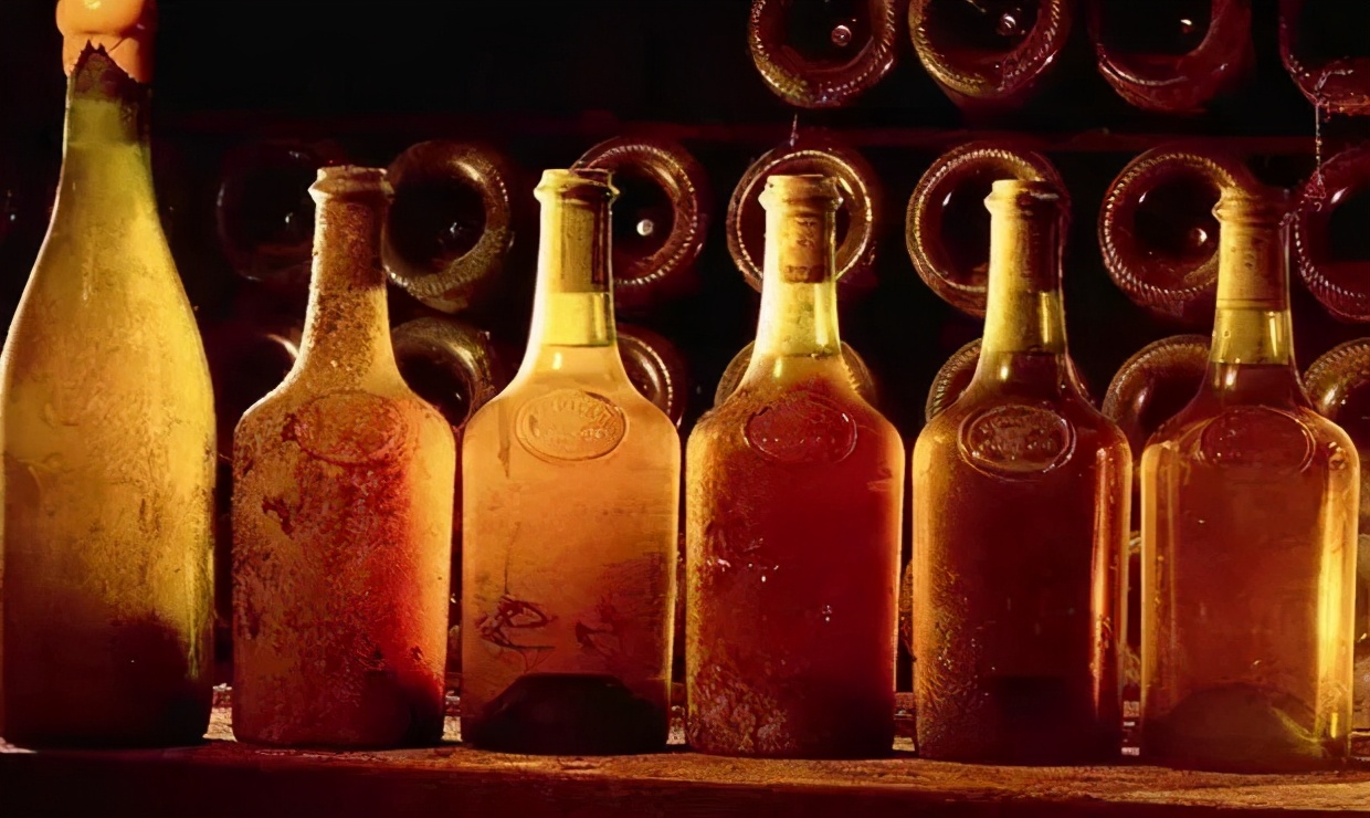 简述红葡萄酒的酿造过程及特点,此酒名为长相思