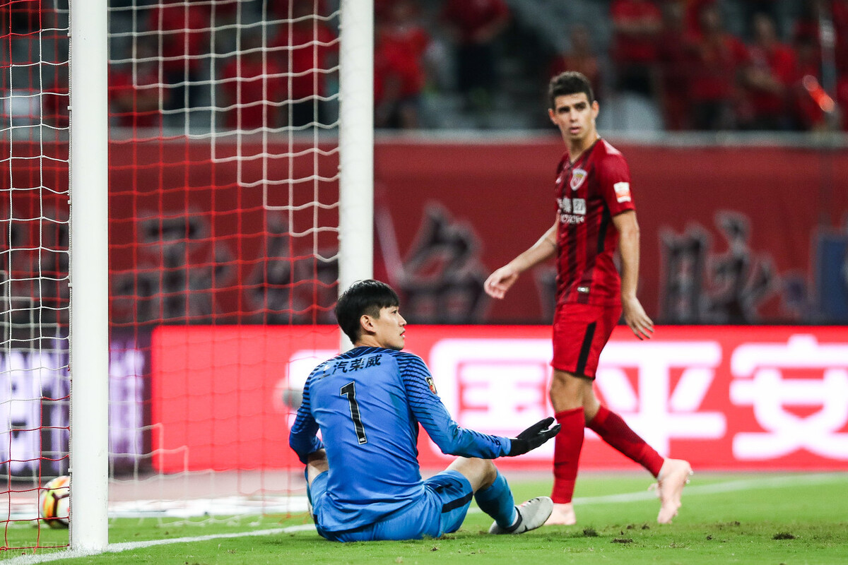 李铁最疯狂的一次逆转,李铁12强换人失误