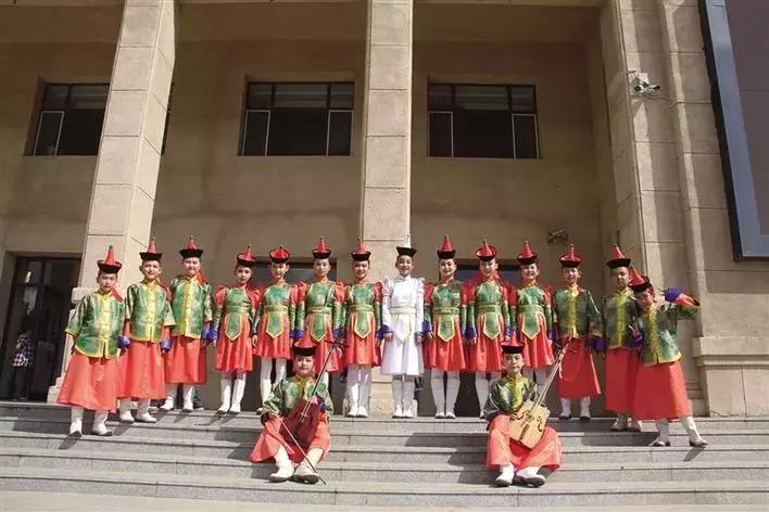 百年奋斗路启航新征程小学生,奋斗百年路启航新征程小学生视频