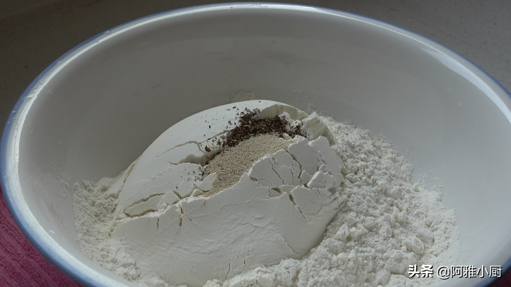 早餐别出去买了教你鸡蛋饼新做法,早餐别出去买了试试这样做