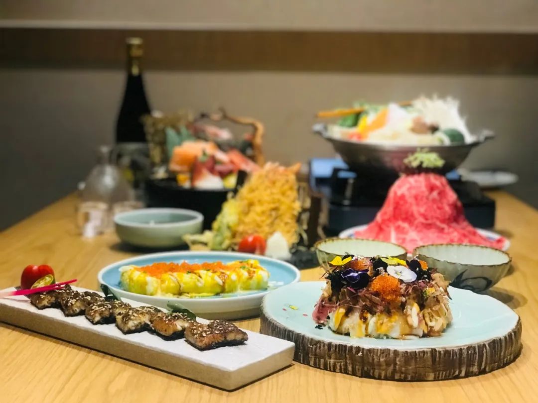 杭州这家俯瞰西湖的日料店,这家开了6年的日料小店