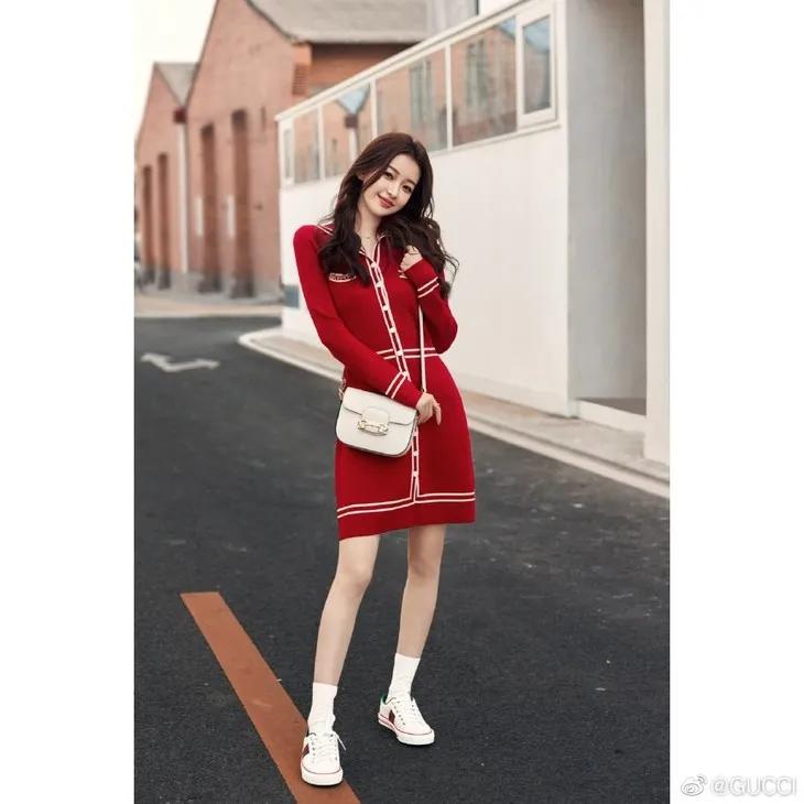 明星们脚上的球鞋，悄悄变贵了