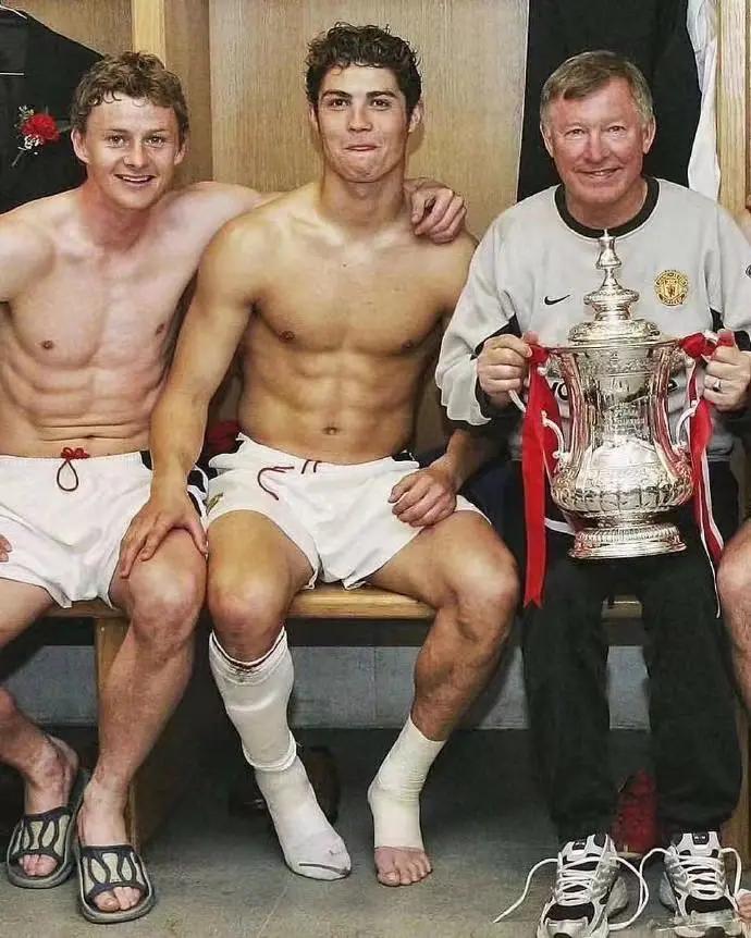 足坛游子归家,足球佳话