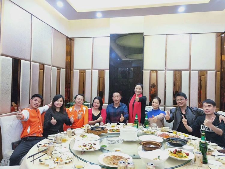 相逢是歌相聚是缘你我同行下句,相逢是缘相聚是情诗