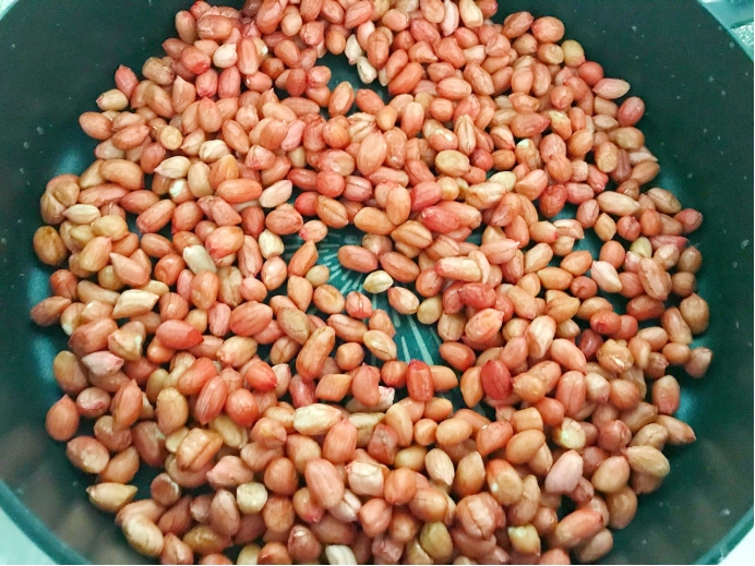 炒完的花生米凉了还是软,炒的花生米返潮了放冰箱里可以吗