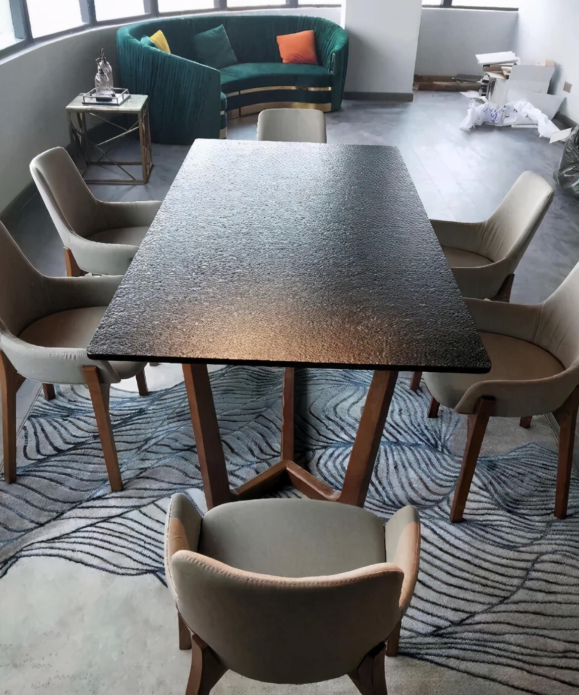 实木餐桌怎么买便宜又好用,实木餐桌的优点和缺点