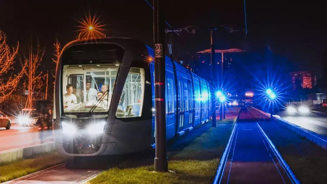 有轨电车蓉2号线驾驶员,成都蓉2号有轨电车司机