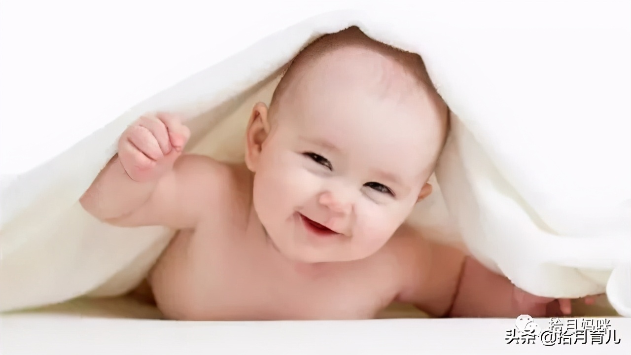 三个月宝宝抬头训练动作,三个月的宝宝躺着老做抬头的动作