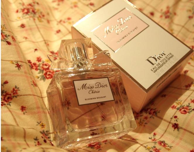 经典香水排名前十名品牌,全球最好闻的女士十大香水品牌