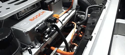 华为如何开车门,华为高速驾驶晃来晃去