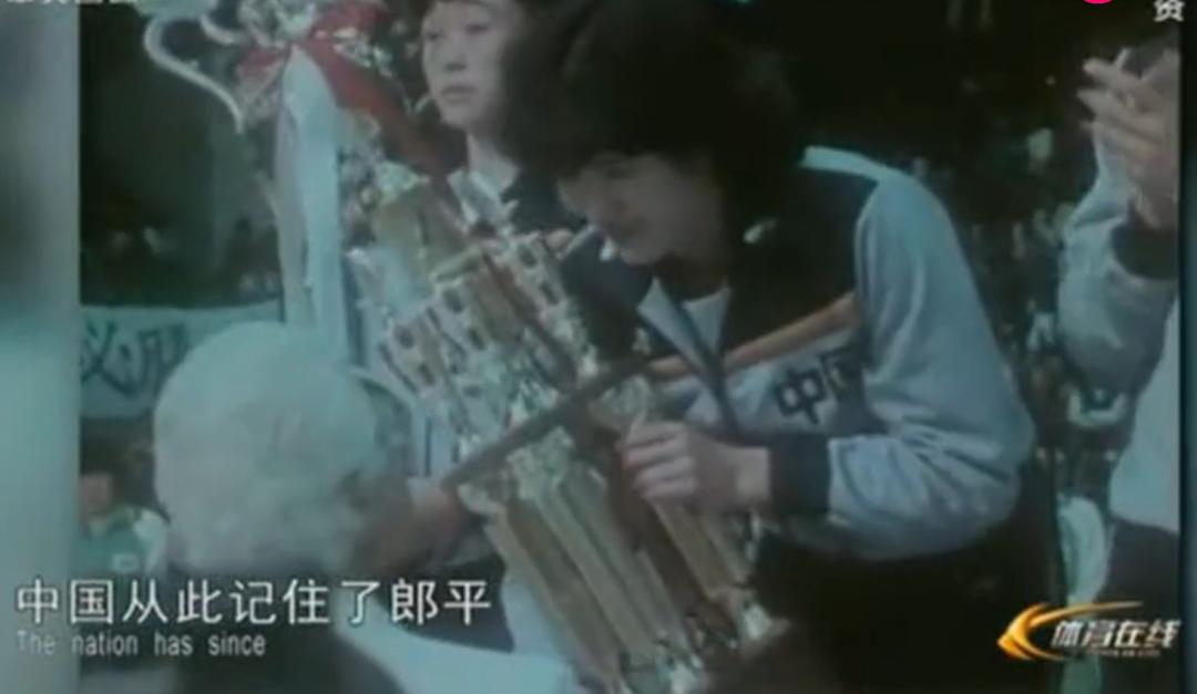 她是《夺冠》原型，却被巩俐三度拒演，退役后34年，郎平去哪了