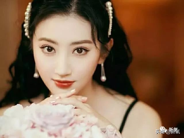 景甜修复后的双眼皮多宽,景甜修复之后的双眼皮是多宽