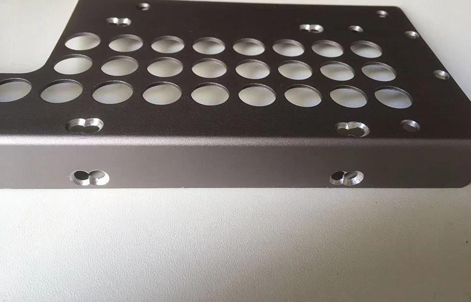 台式大机箱改小机箱,显卡大了怎么装小机箱