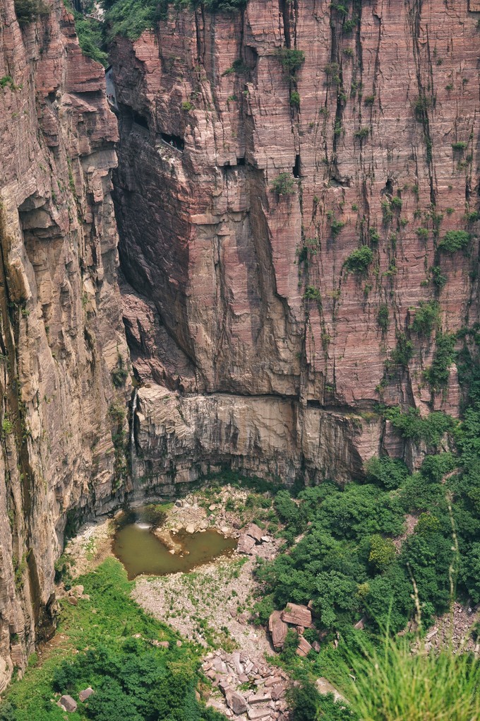 小游万仙山体验郭亮绝壁长廊,万仙山郭亮村景区瀑布介绍
