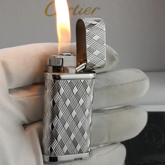 号称“三昧真火”打火机的卡地亚，打败“Zippo”秒杀“佐罗”