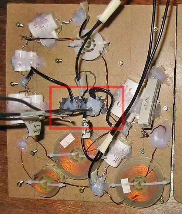 初学者怎么看懂电路板走向,初学电工认识一下电路板
