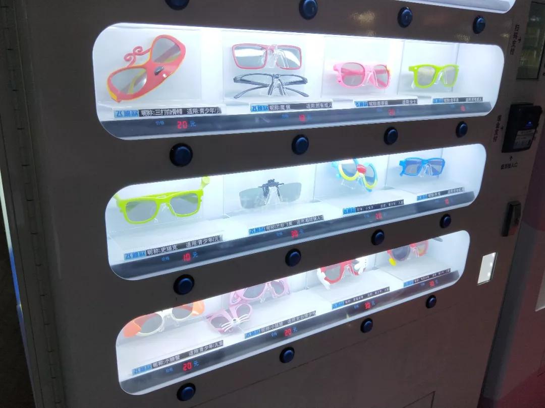 真实的3d电影大片,看3d电影的观众其实是什么样子的