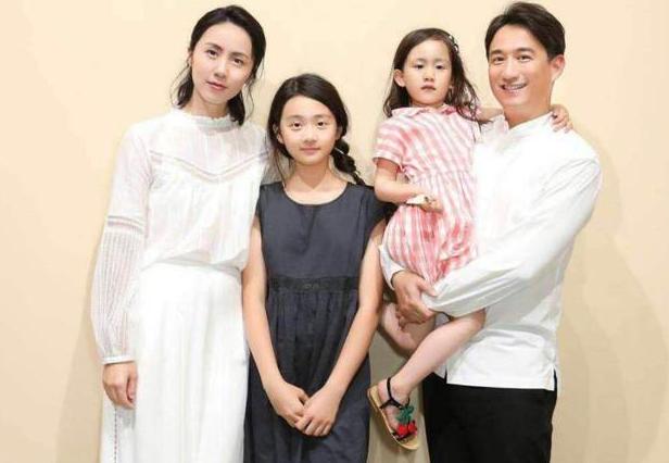 黄磊二女儿近况,黄磊二女儿去医院