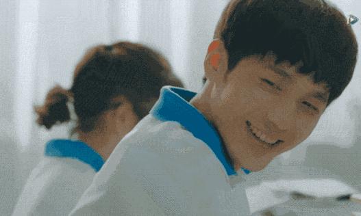 美宝莲口红亮面,美宝莲口红吸睛橘棕色08