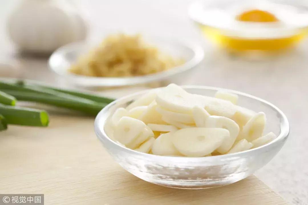 一直咳嗽按摩哪一个穴位会缓解,咳嗽按哪个穴位可以缓解咳嗽