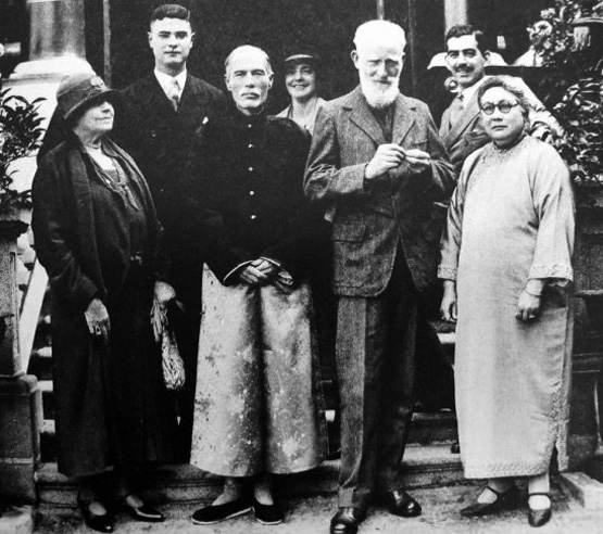 他是香港首富之子,七七事变爆发后,他立即申请率军抗日