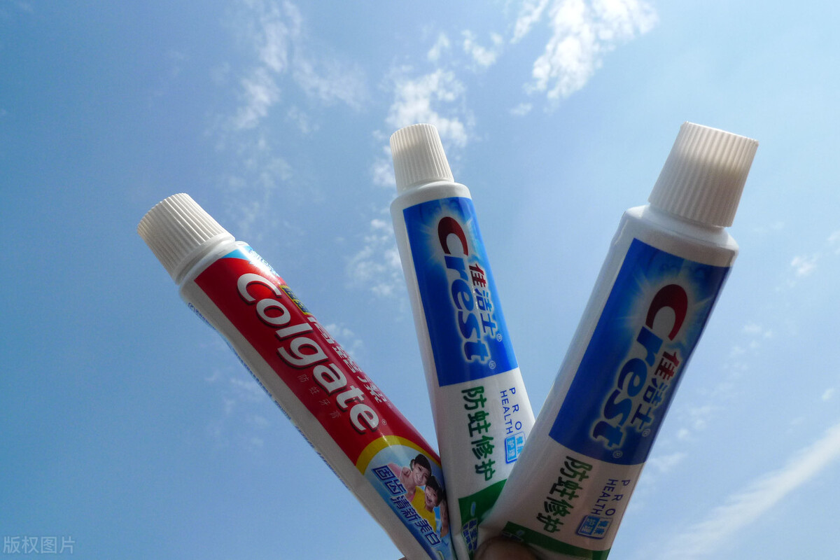 牙膏可以去除汽车玻璃油污吗,牙膏可以去除汽车玻璃上的油膜吗