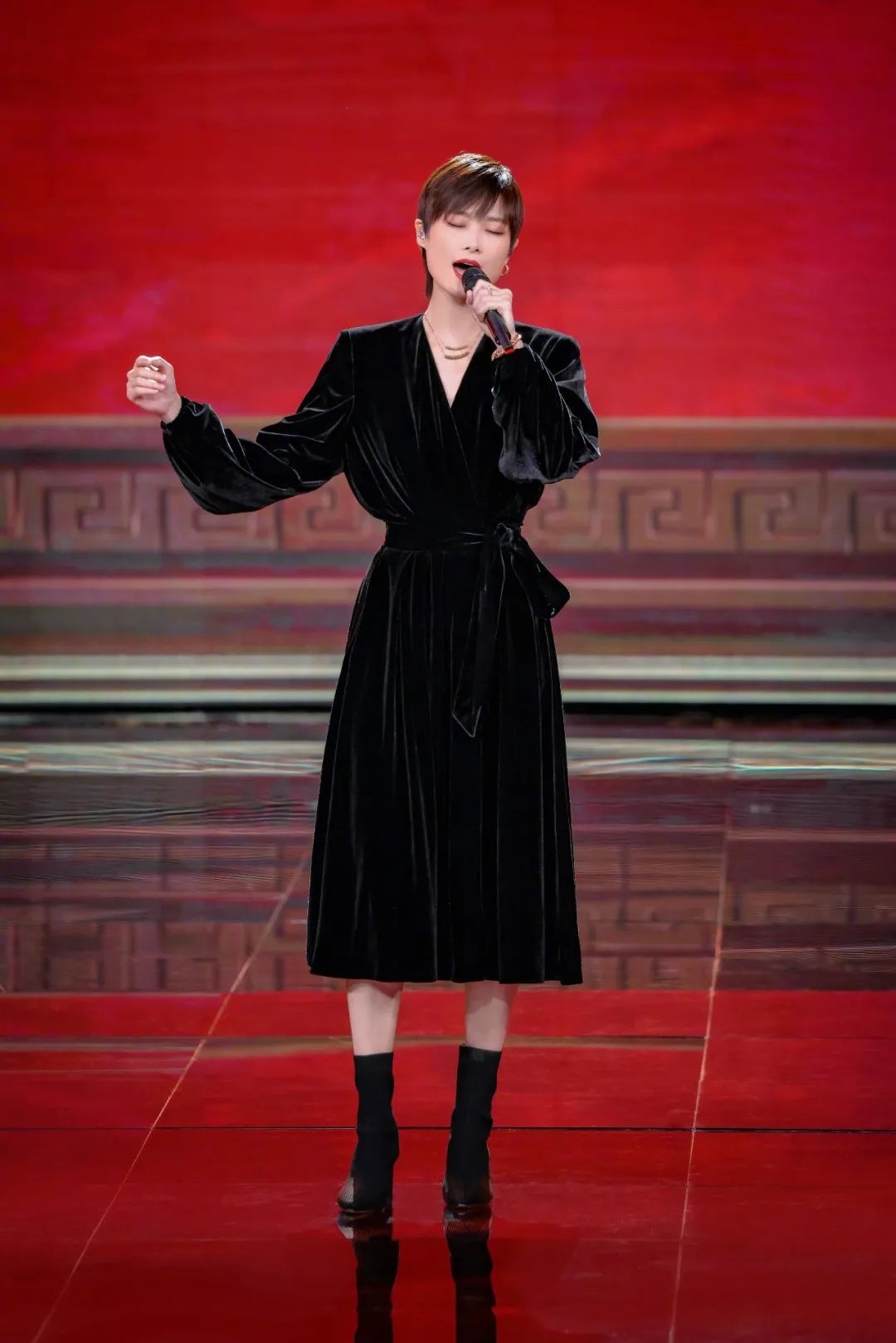 巩皇霸气红毯造型,巩皇红毯气场