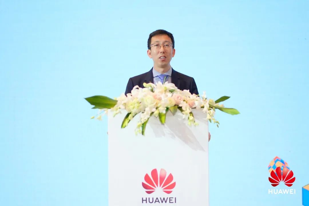 如何通过新技术打造智慧金融,与智者为伍探索知识高峰