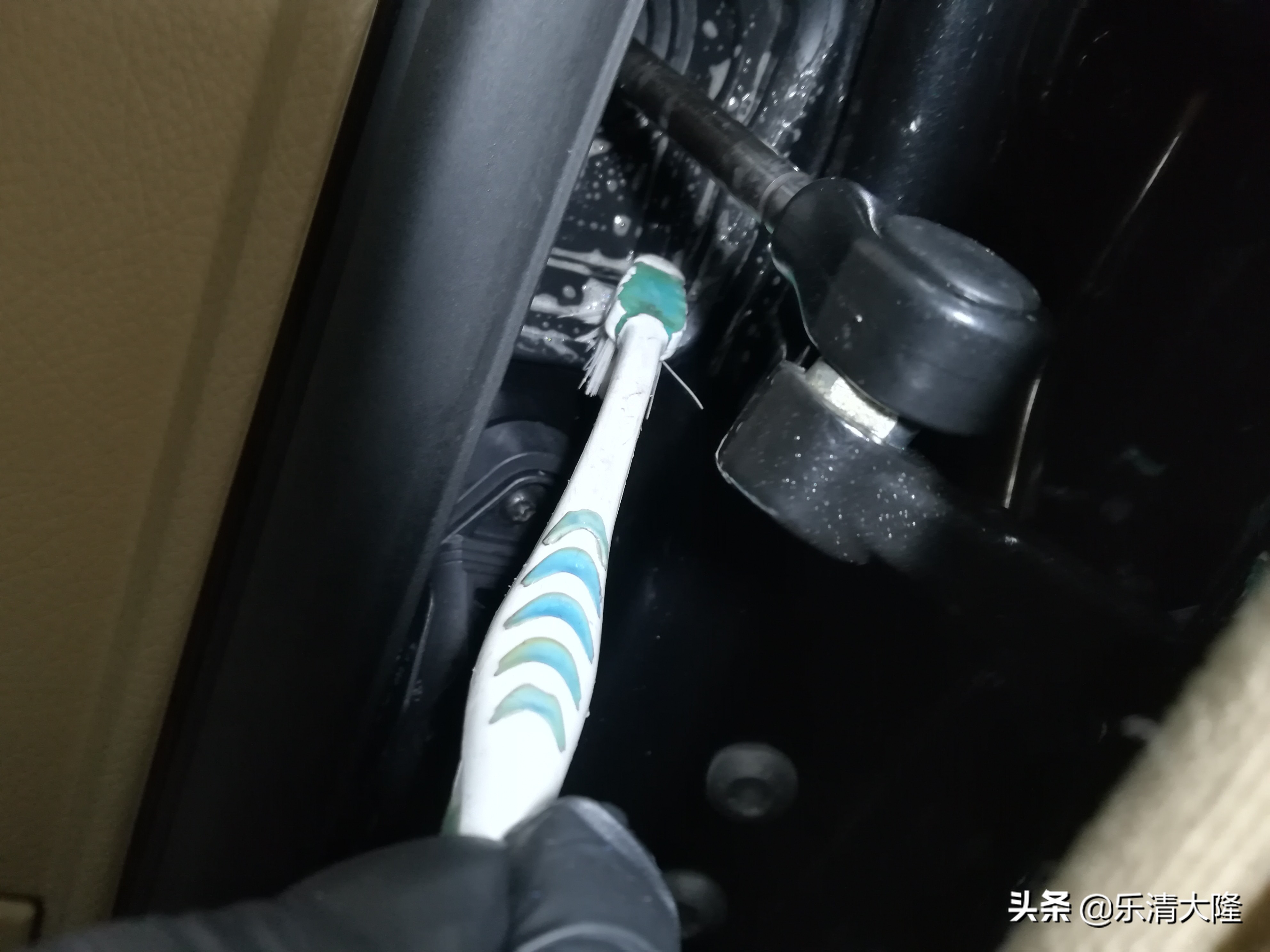 奔驰s350门边镀铬条,奔驰s350座椅清洗翻新