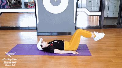 健身小贴士四个动作练出马甲线,徒手深蹲怎么样才能练出马甲线