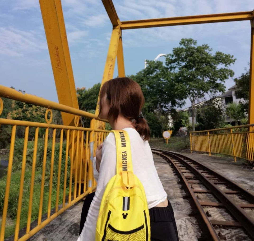 好看又实用的帆布包推荐,旅行必备的斜挎包推荐