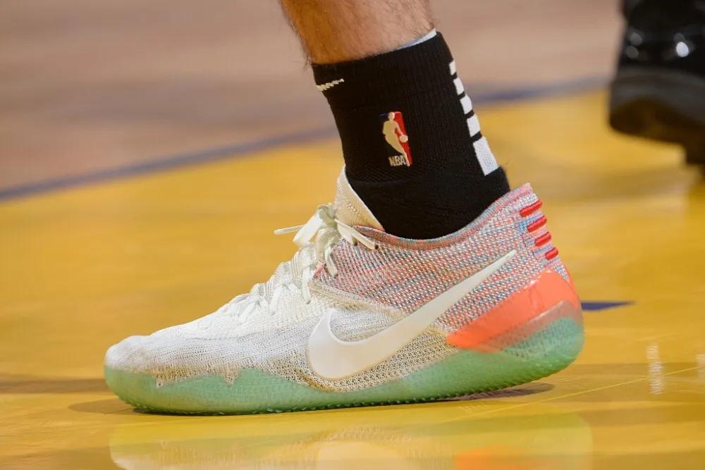 NBA球员上脚：湖人球员的球鞋，波普、麦基和卡鲁索都有！