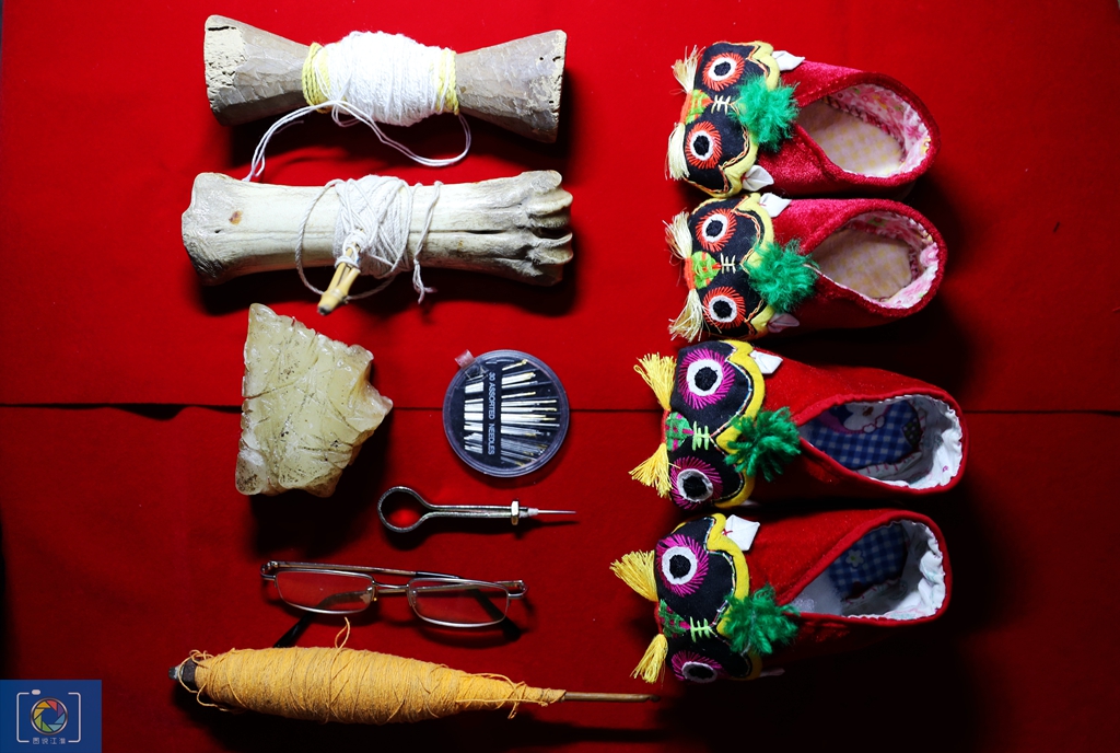 一双虎头鞋，传承100多年，别人种地他和妻子做鞋，一双能卖200元