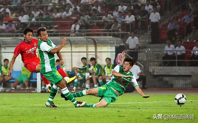 他曾是国安夺冠功臣,当年间接致武汉退赛,36岁被爆脑溢血很憔悴