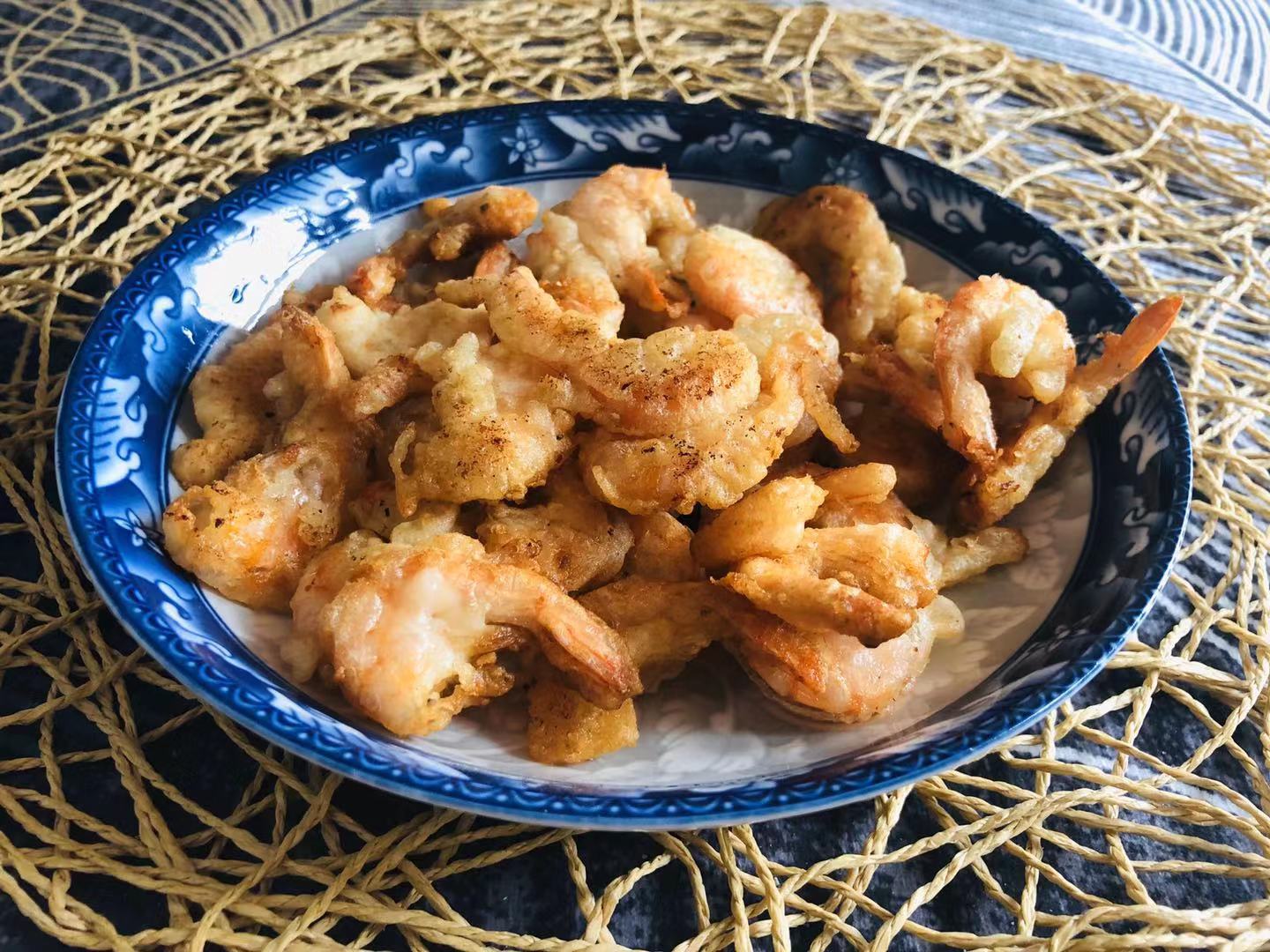 小河虾怎么炒好吃又营养,春天鲜味家常菜推荐之韭菜炒河虾