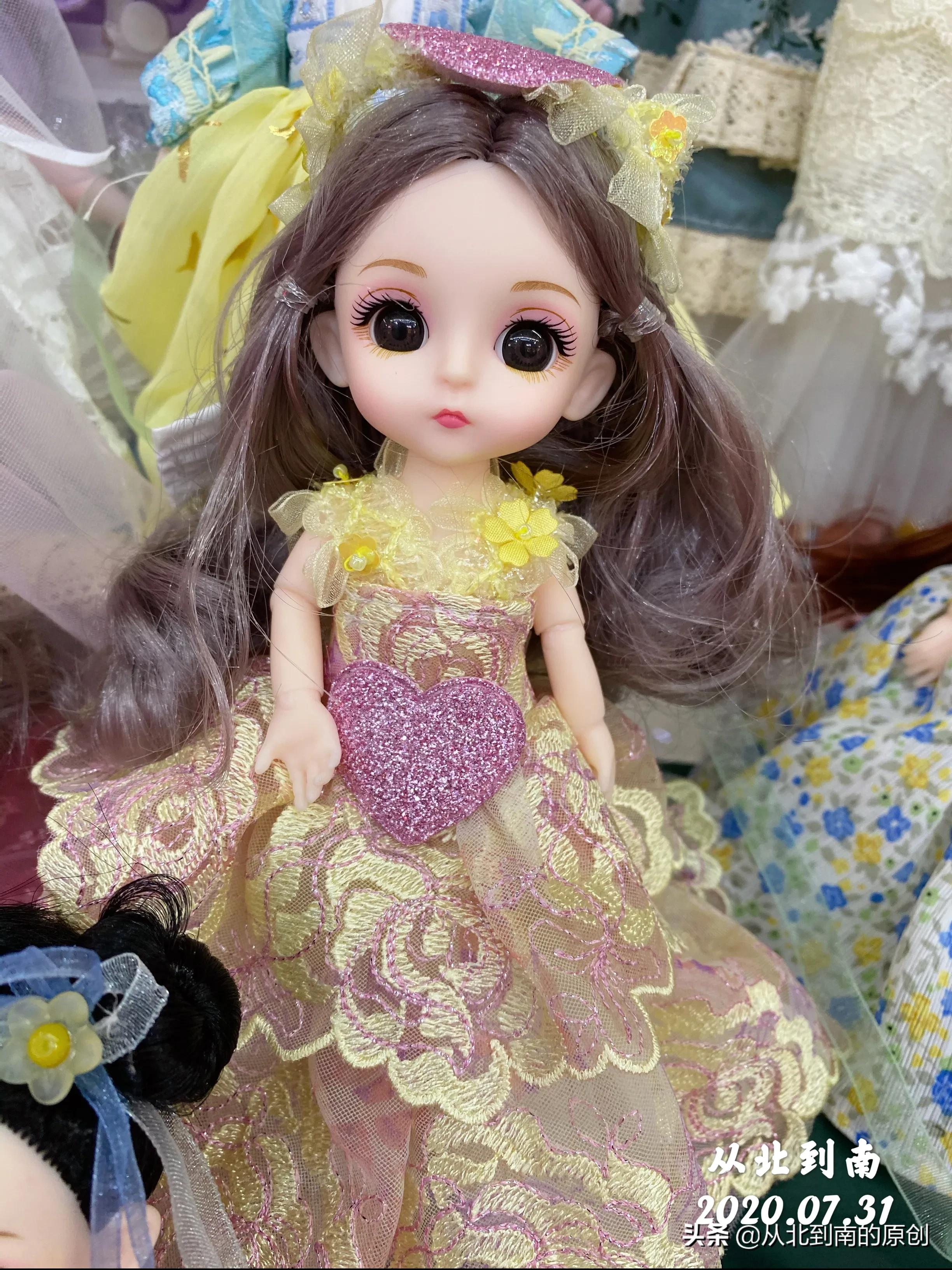 亲自动手做衣服,自己做的手工衣服穿上还真好看呢