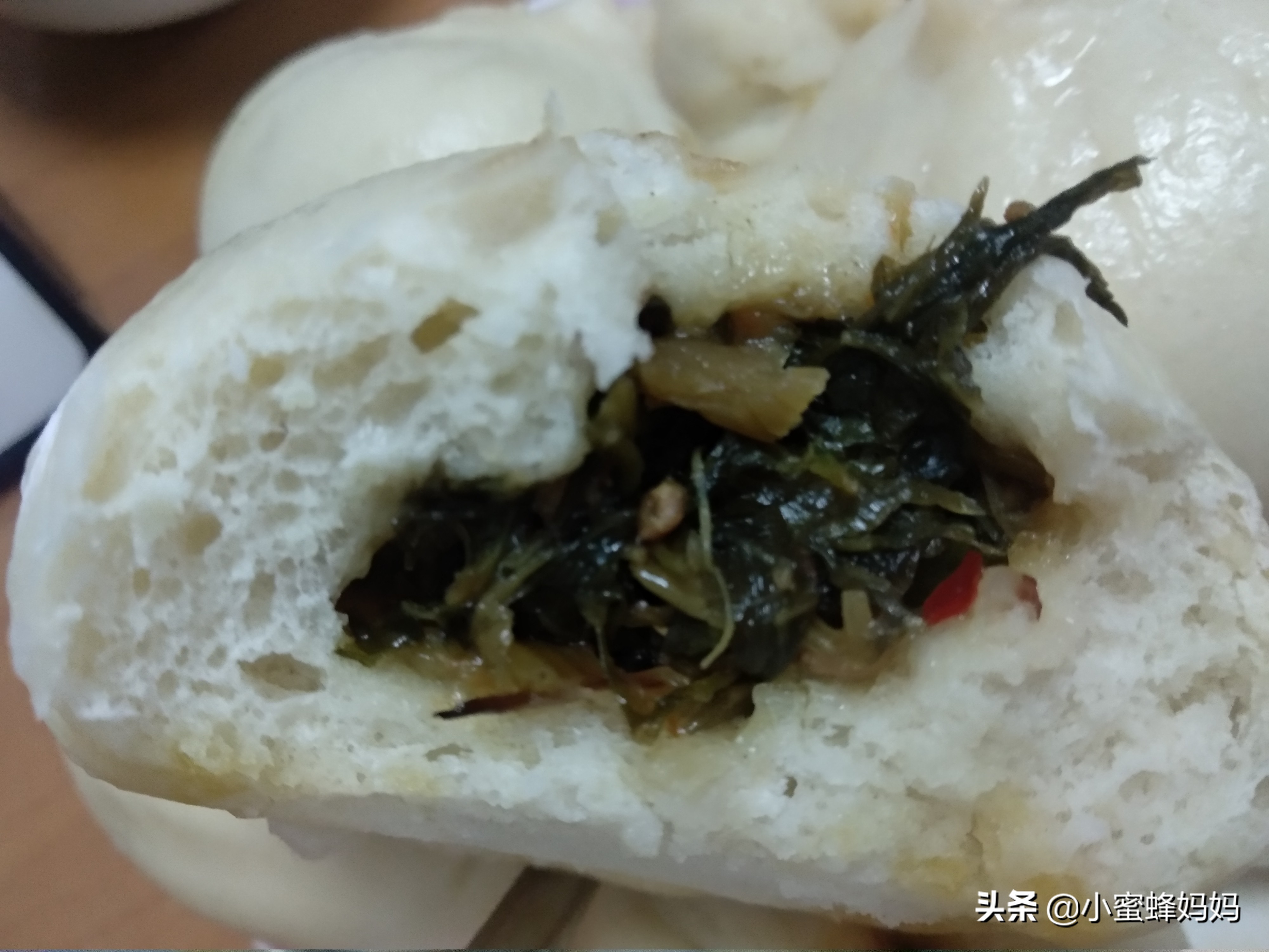 雪里红做包子视频,腌好的雪里红做包子