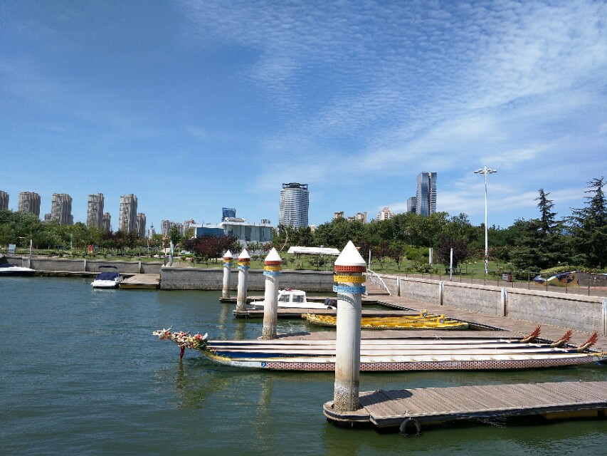 日照第三海水浴场离吴家台远吗,日照吴家台有免费的海水浴场吗