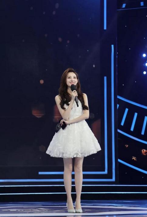 欧洲杯现场看球主播,欧洲杯美女网红