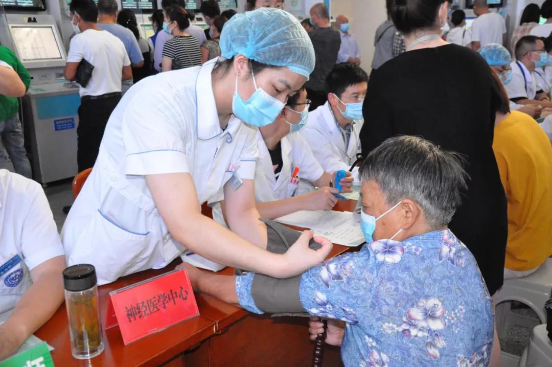 弘扬正能量众志成城抗疫情,弘扬抗疫精神同心共抗疫情