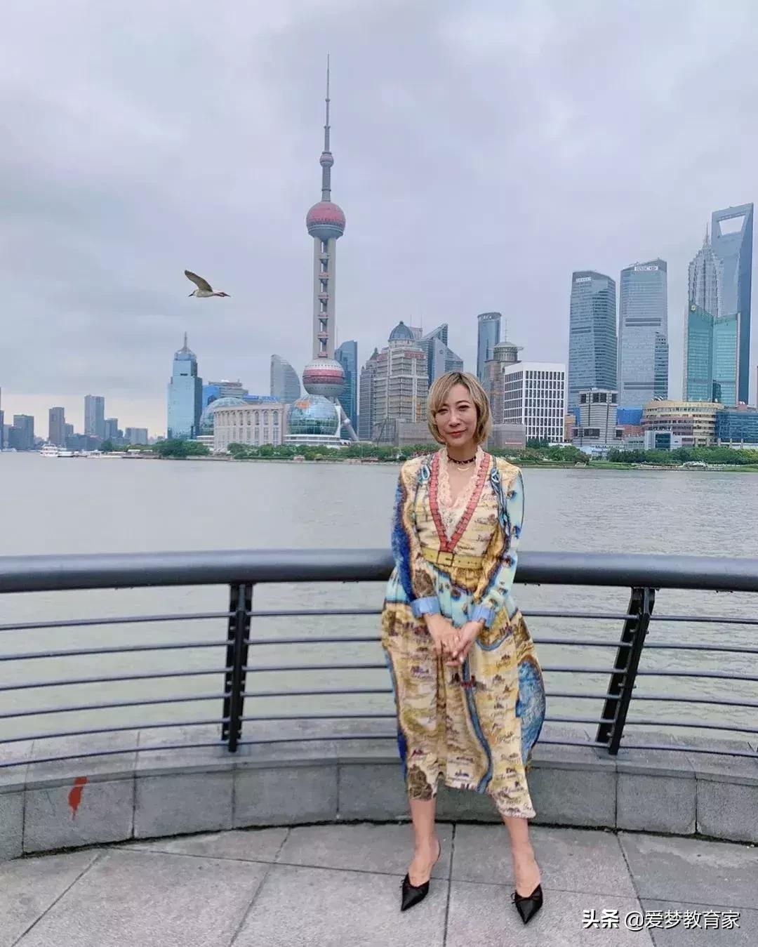 亚洲最狂野女导演，一年出3部新片，半个演艺圈为她站台