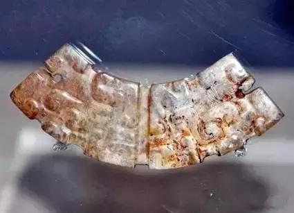 玉得五色沁胜得十万金是什么意思,玉有五色胜过万金