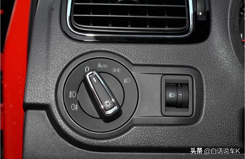 大众桑塔纳和polo代步哪个好,大众polocross1.6l2013款手动挡