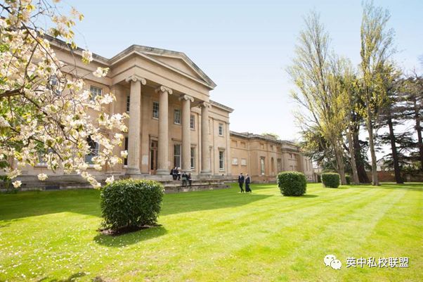 英国私校阿伯茨布罗姆利学校,英国切尔滕纳姆女子学院