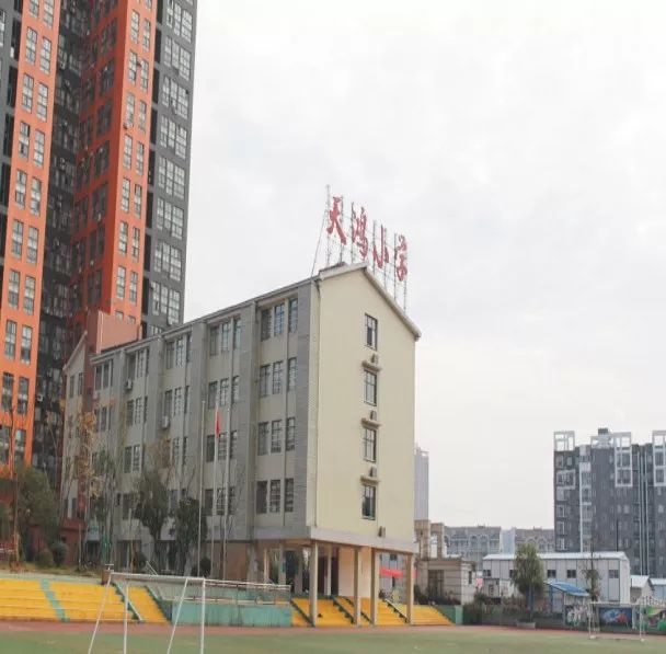 南2环，3地铁，12-31层瞭望2000m！最后1栋，卖完过年！仅12000