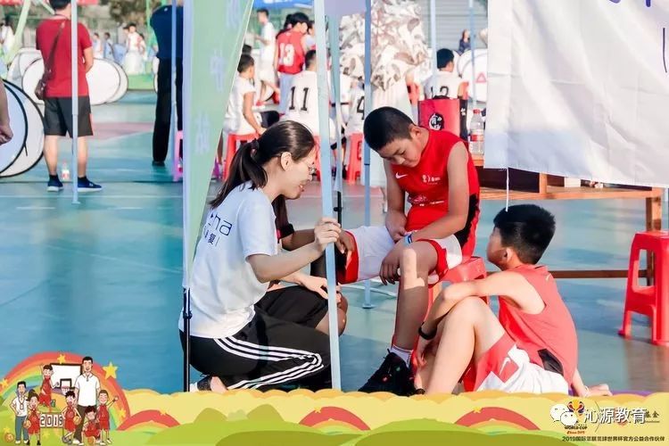 心怀篮球梦圆梦在铜仁——沁源县姚基金冠*队军**频获喜讯