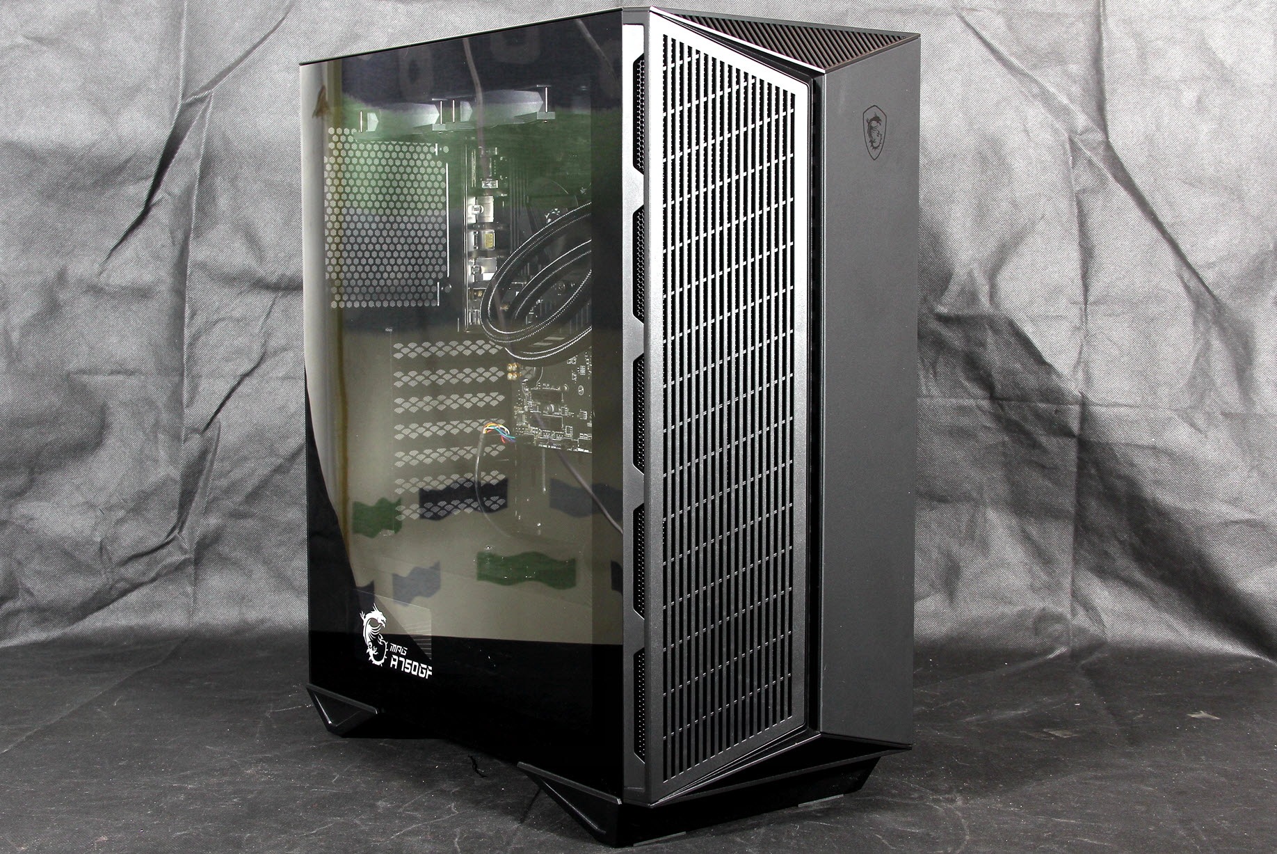 有一种含蓄叫锐龙，明明是个高手，偏偏装作很平庸