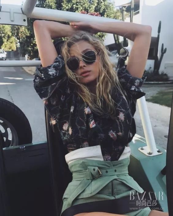 章子怡最惊艳的穿着,章子怡一个眼神霸气全开