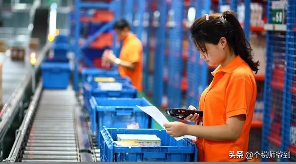 迎战新型肺炎：电商平台口罩不涨价，火车飞机等免费退票